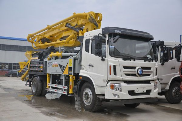 混凝土攪拌泵車在福建新機開工，祝老板財源滾滾來